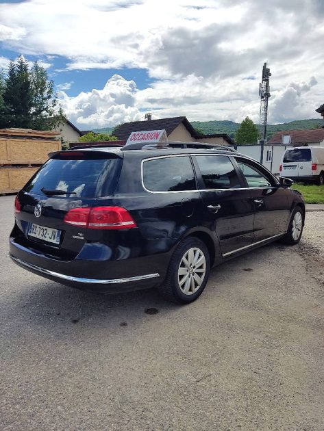 VOLKSWAGEN PASSAT 2011