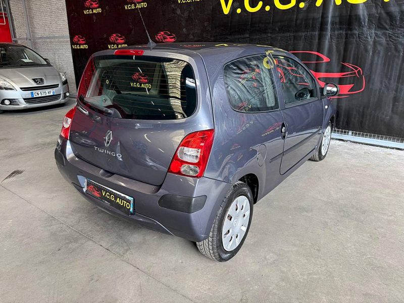 RENAULT TWINGO 1.2i 75 Authentique 