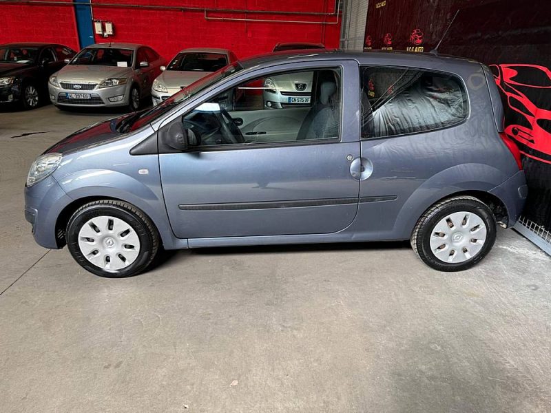 RENAULT TWINGO 1.2i 75 Authentique 
