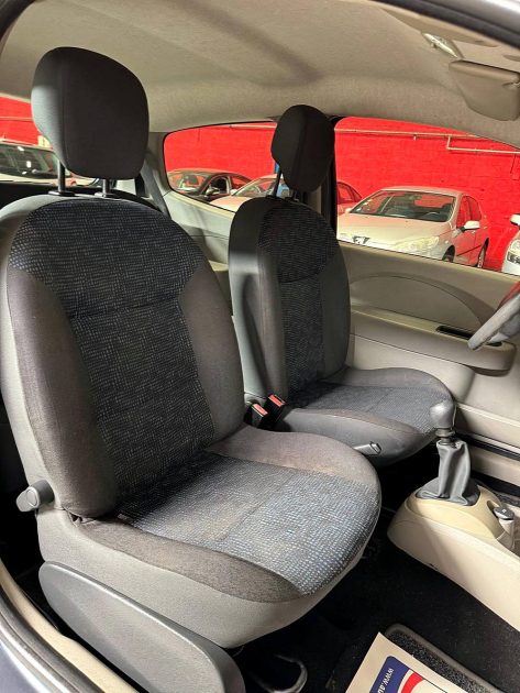 RENAULT TWINGO 1.2i 75 Authentique 