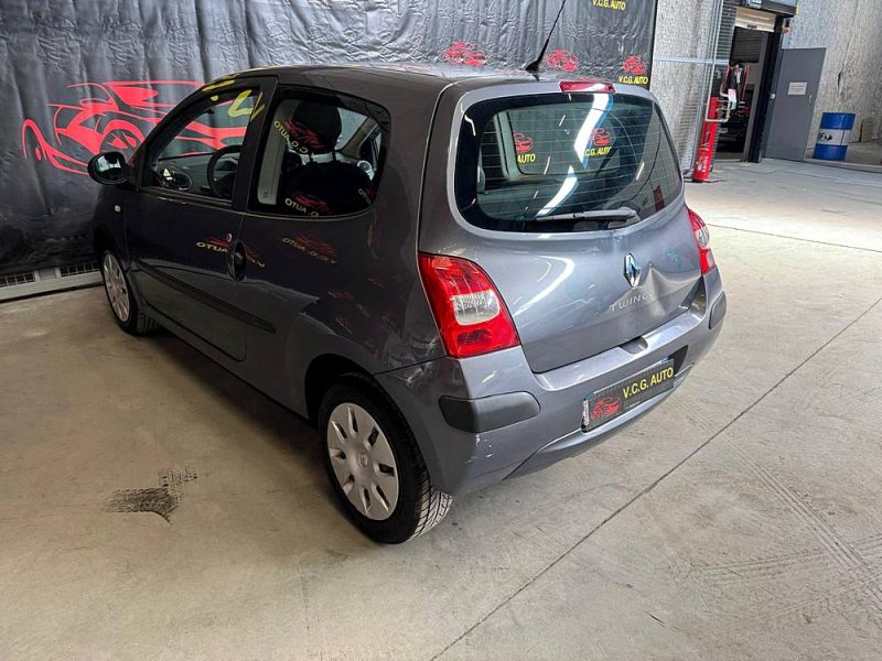 RENAULT TWINGO 1.2i 75 Authentique 