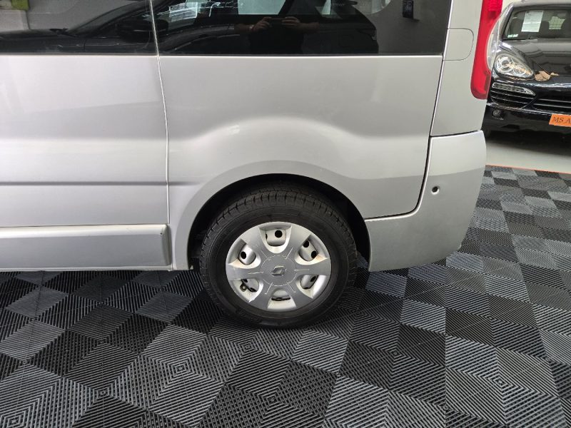 RENAULT TRAFIC 2008