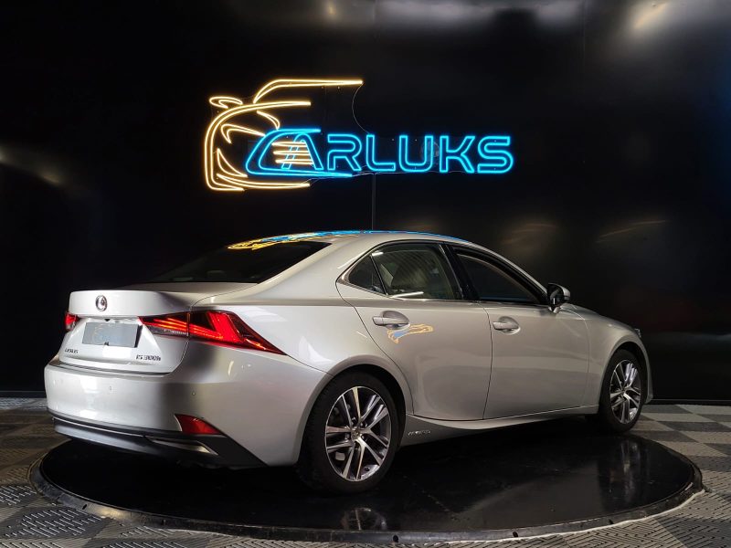 LEXUX IS 300H 223cv PACK BUSINESS / SUIVI LEXUS / SIEGES CHAUFFANTS / CAMERA DE RECUL
