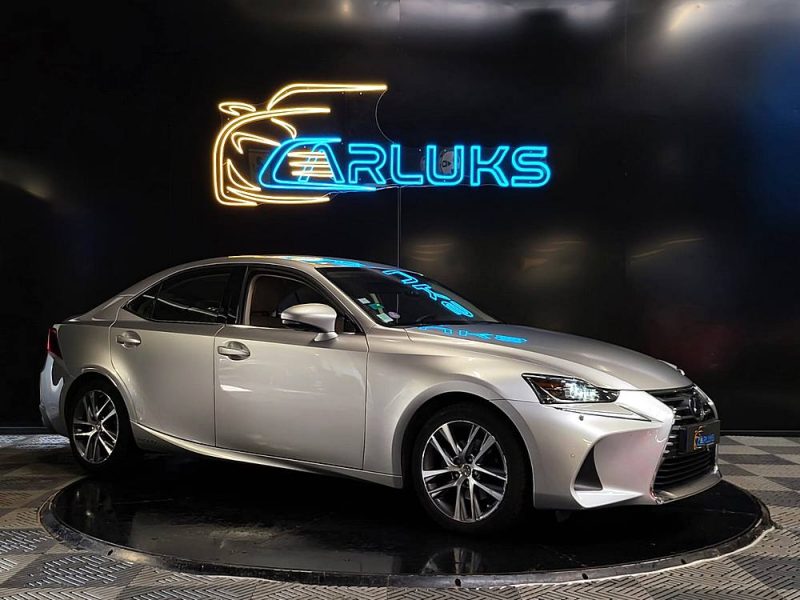 LEXUX IS 300H 223cv PACK BUSINESS / SUIVI LEXUS / SIEGES CHAUFFANTS / CAMERA DE RECUL