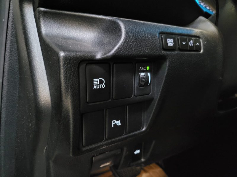 LEXUX IS 300H 223cv PACK BUSINESS / SUIVI LEXUS / SIEGES CHAUFFANTS / CAMERA DE RECUL