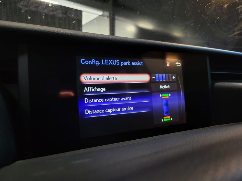 LEXUX IS 300H 223cv PACK BUSINESS / SUIVI LEXUS / SIEGES CHAUFFANTS / CAMERA DE RECUL