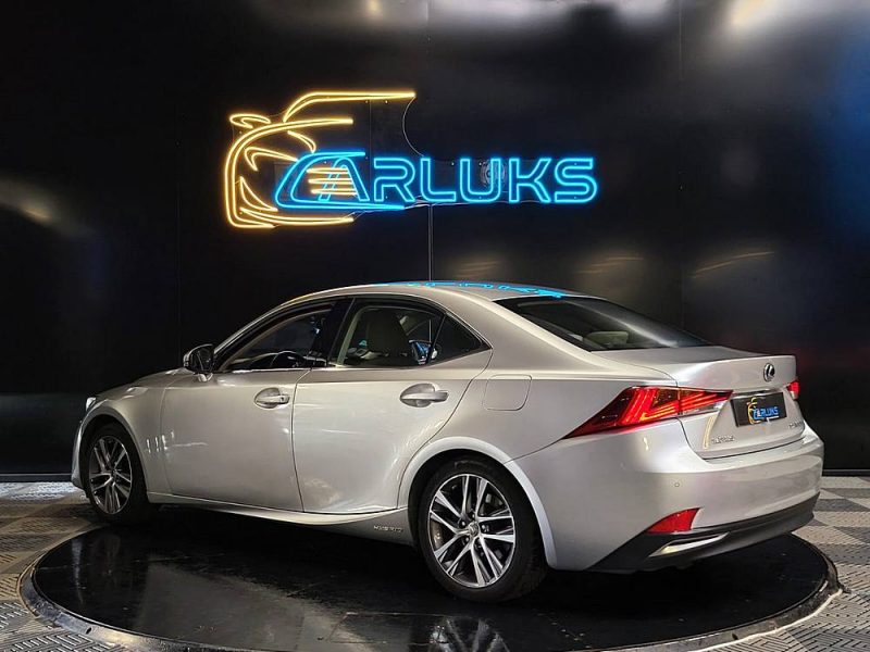 LEXUX IS 300H 223cv PACK BUSINESS / SUIVI LEXUS / SIEGES CHAUFFANTS / CAMERA DE RECUL