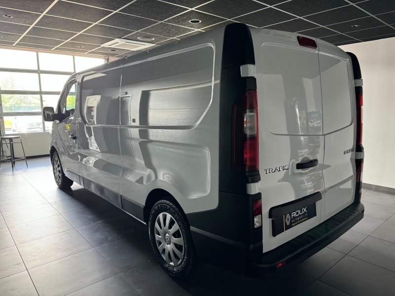 RENAULT TRAFIC 2020