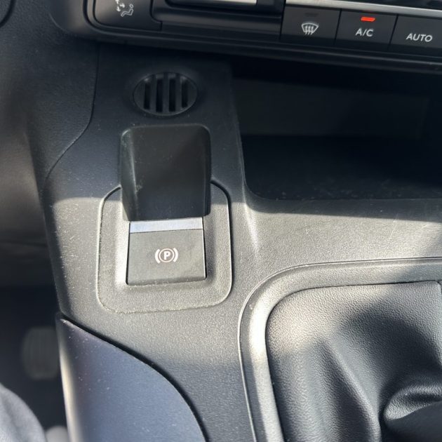 PEUGEOT RIFTER HDI 100 CV ALLURE 1 ere Main Garantie 12 Mois