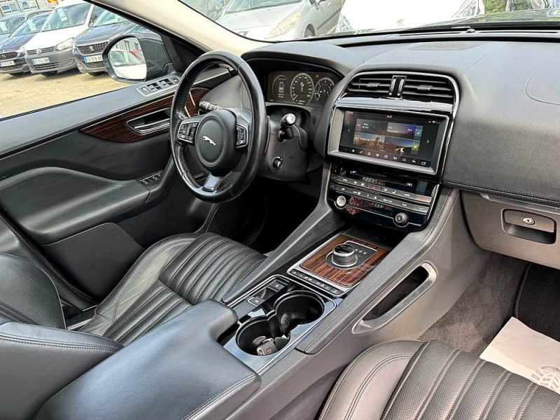 Jaguar F-Pace 2.0d 180ch portfolio