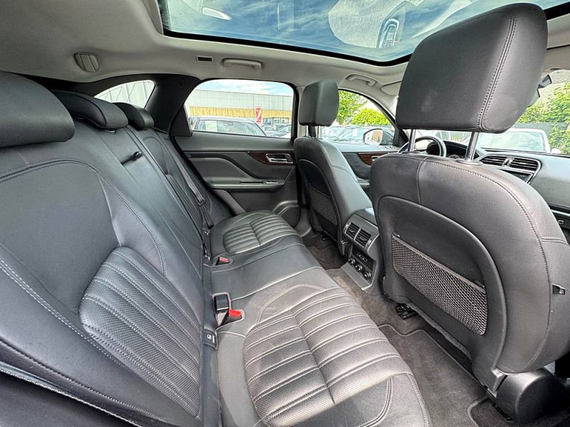 Jaguar F-Pace 2.0d 180ch portfolio