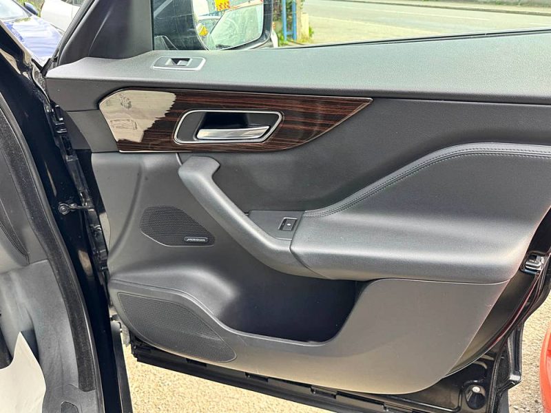 Jaguar F-Pace 2.0d 180ch portfolio