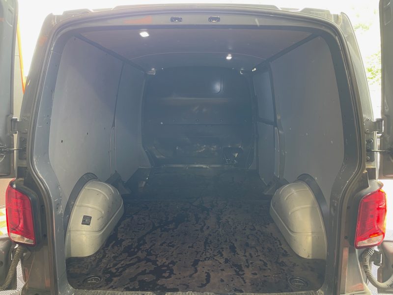 VOLKSWAGEN TRANSPORTER 2021