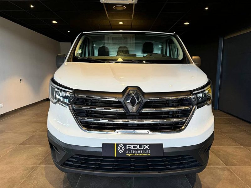 RENAULT TRAFIC 2022