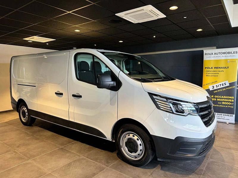 RENAULT TRAFIC 2022