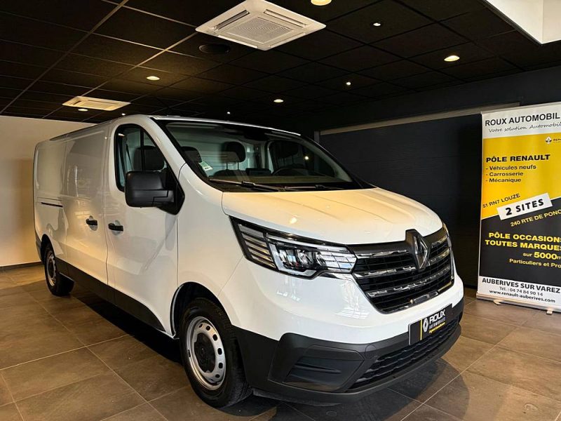 RENAULT TRAFIC 2022