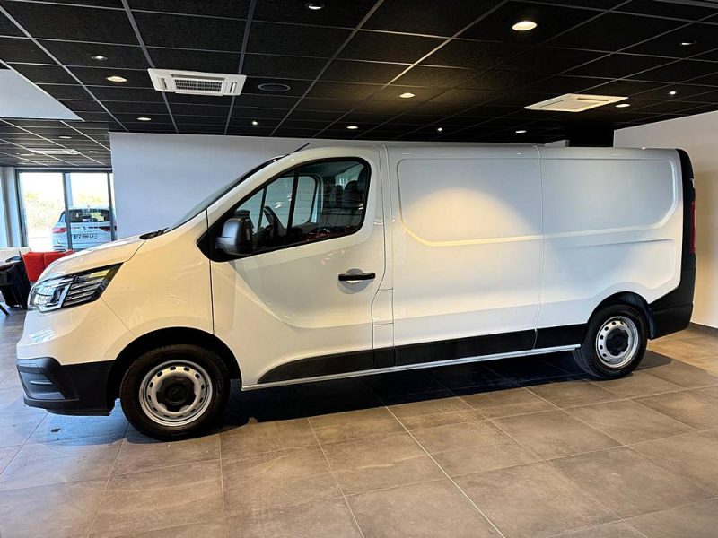 RENAULT TRAFIC 2022