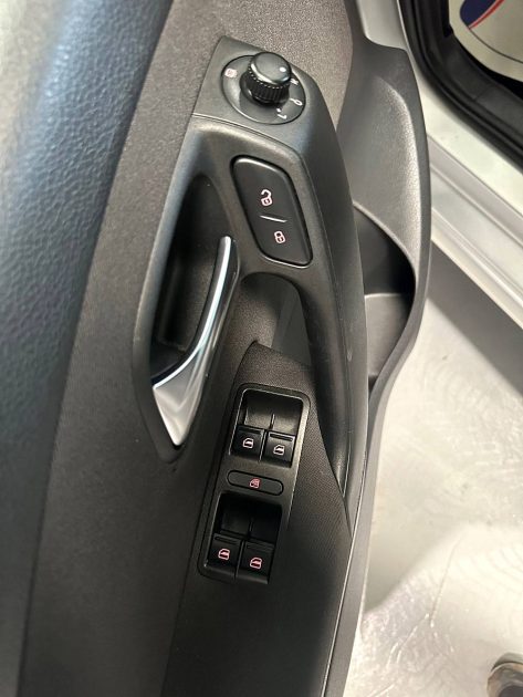 VOLKSWAGEN POLO 1.6 TDI 75 CONFORTLINE 5P