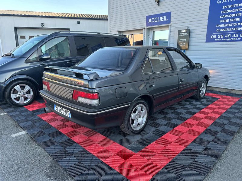 PEUGEOT 405 MI16 NOIR 