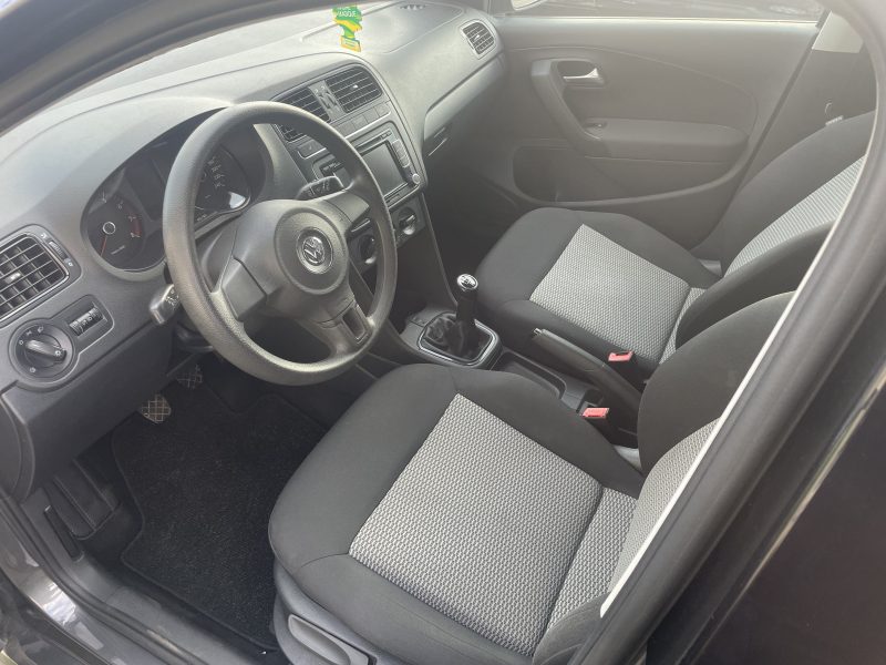 VOLKSWAGEN POLO 2010