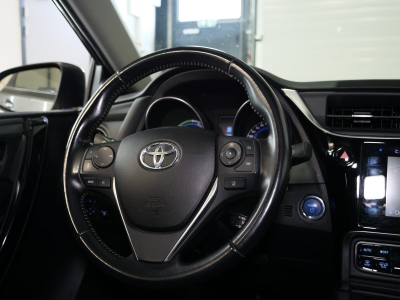 TOYOTA AURIS 2018