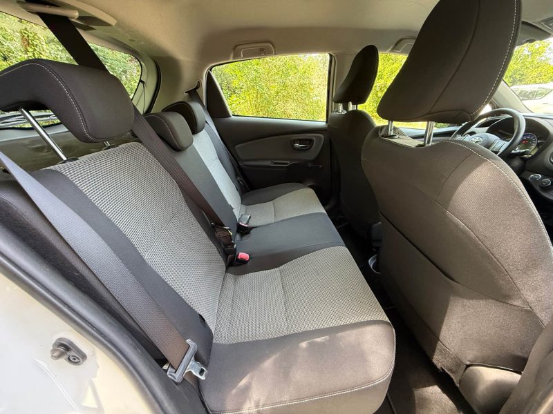 TOYOTA YARIS HYBRID 100H DYNAMIC 