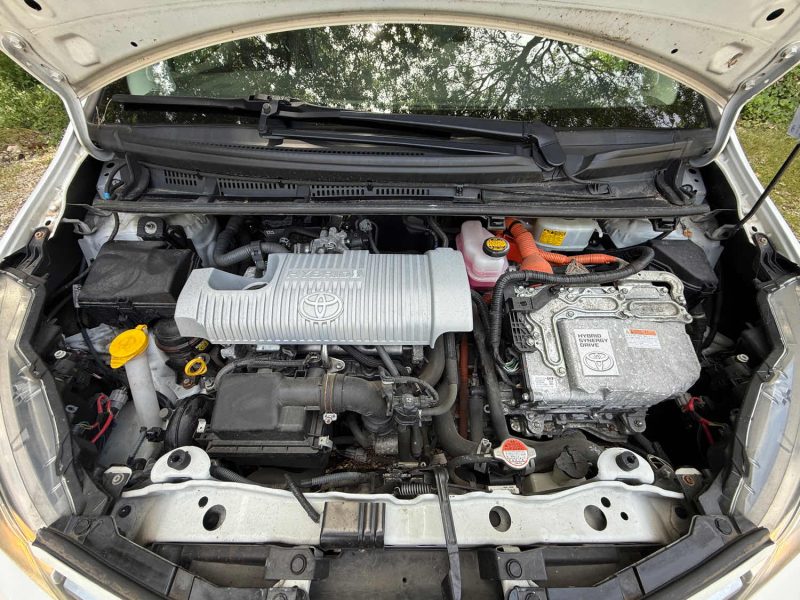 TOYOTA YARIS HYBRID 100H DYNAMIC 