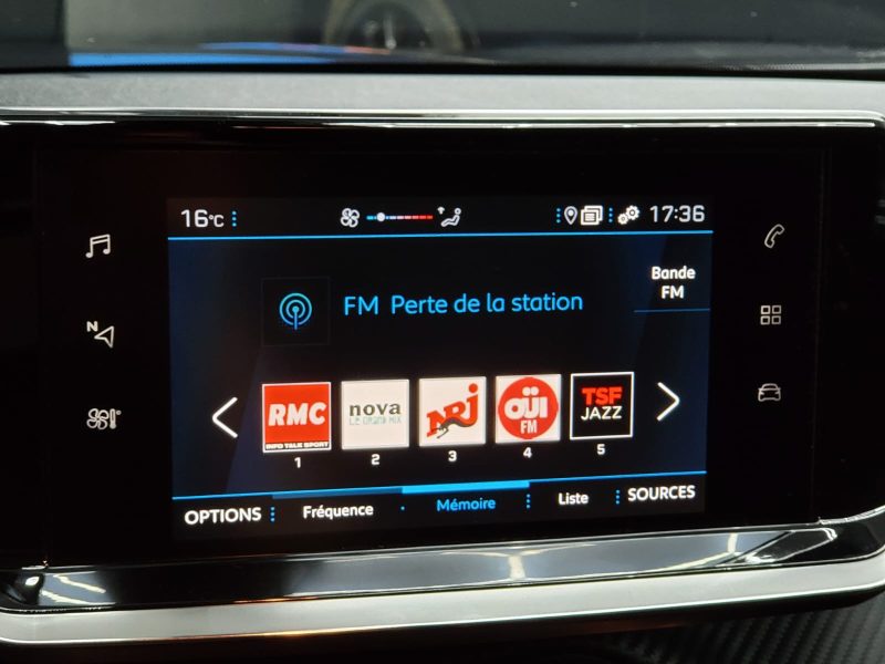 PEUGEOT 2008 II 1.5 BlueHDi 100cv Active Business  BVM6 1ère Main