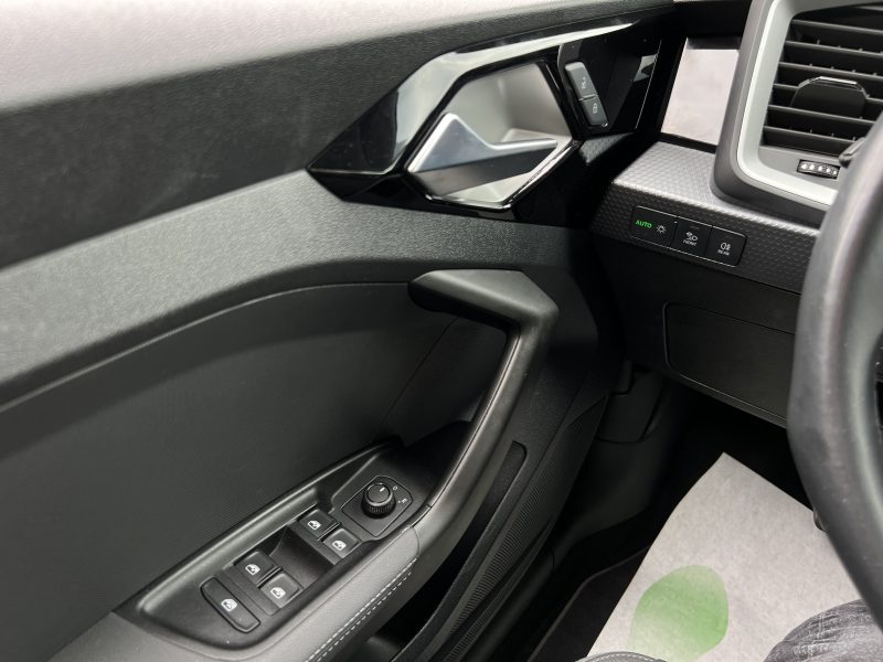 AUDI A1 II SPORTBACK 25 TFSI 1.0 95 Cv 1ERE MAIN 19 600 Kms APPLE CARPLAY & ANDROID - GARANTIE 1 AN