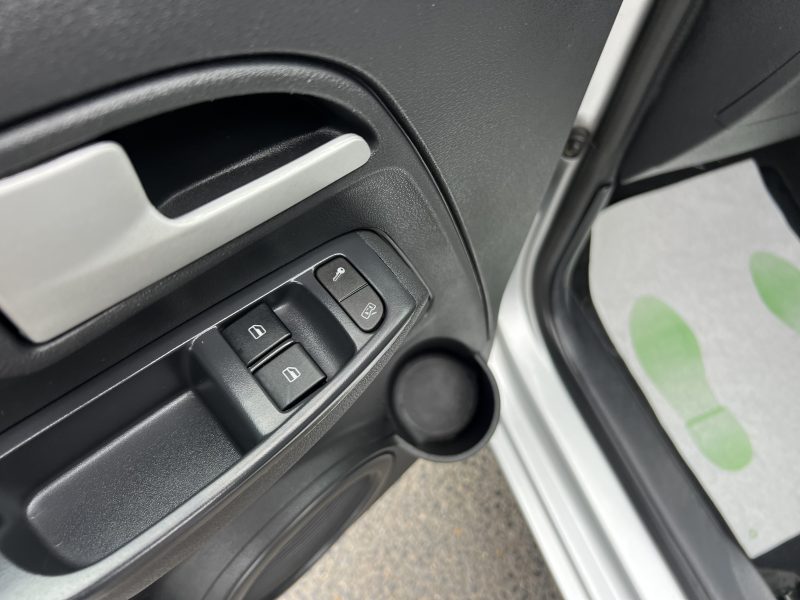 VOLKSWAGEN FOX 1.4 i 75 Cv CLIMATISATION BLUETOOTH 83 100 Kms CRIT AIR 2 - GARANTIE 1 AN