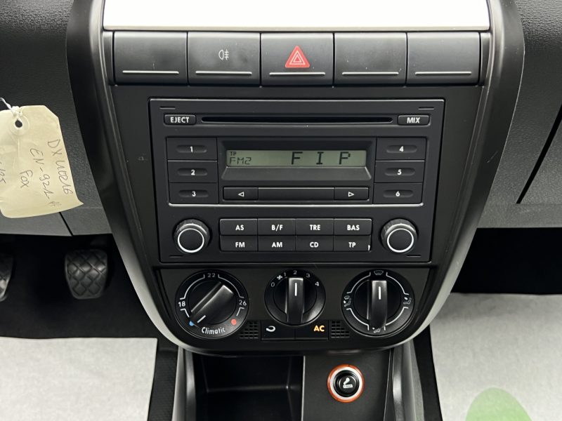 VOLKSWAGEN FOX 1.4 i 75 Cv CLIMATISATION BLUETOOTH 83 100 Kms CRIT AIR 2 - GARANTIE 1 AN