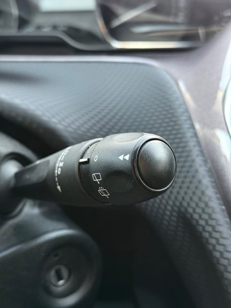 PEUGEOT 2008 1.2 VTI 82 CH