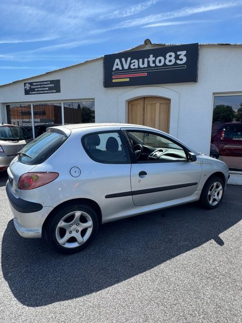 Peugeot 206 1.4i 75cv / Distribution Neuve / CT OK /Révisée 