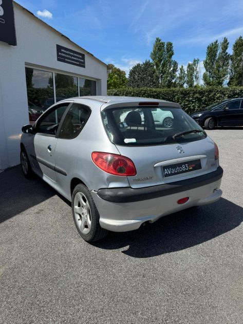 Peugeot 206 1.4i 75cv / Distribution Neuve / CT OK /Révisée 