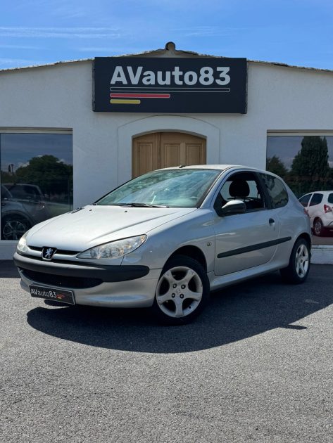 Peugeot 206 1.4i 75cv / Distribution Neuve / CT OK /Révisée 