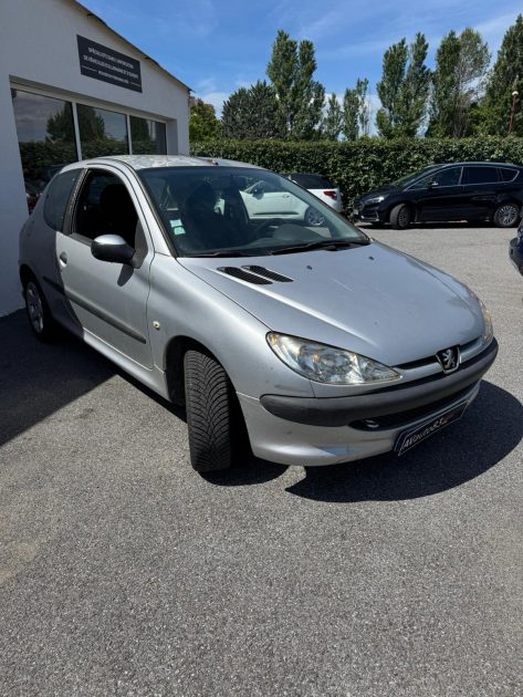 Peugeot 206 1.4i 75cv / Distribution Neuve / CT OK /Révisée 