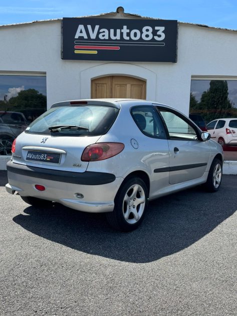 Peugeot 206 1.4i 75cv / Distribution Neuve / CT OK /Révisée 