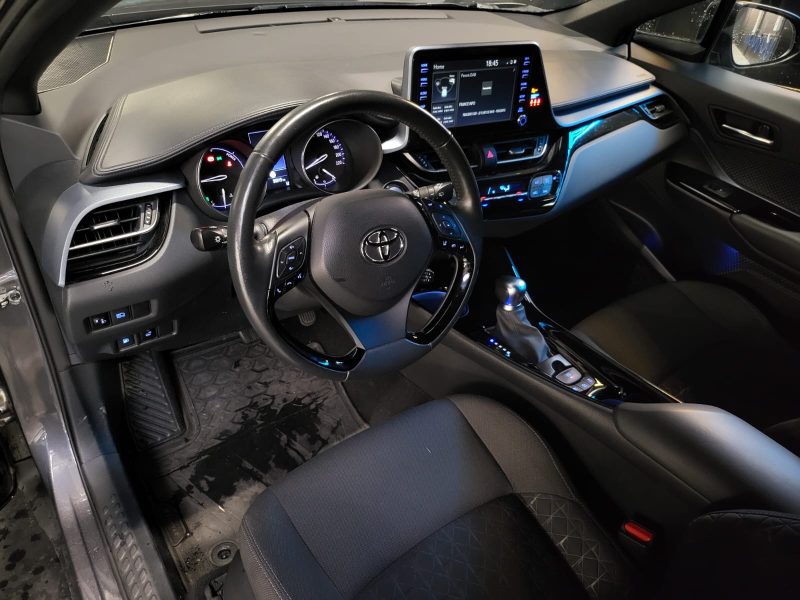 TOYOTA C-HR 1.8i EDITION 122cv / VOLANT CHAUFFANT + SIEGES CHAUFFANTS + APPLE CARPLAY /