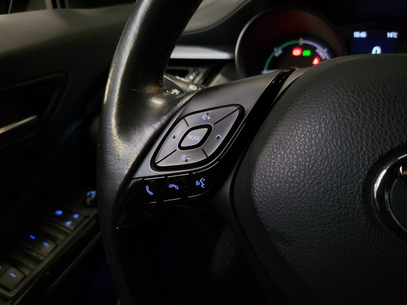 TOYOTA C-HR 1.8i EDITION 122cv / VOLANT CHAUFFANT + SIEGES CHAUFFANTS + APPLE CARPLAY /