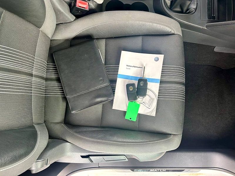 VOLKSWAGEN TOURAN 2012