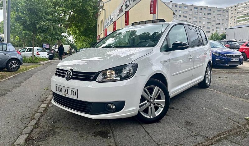 VOLKSWAGEN TOURAN 2012