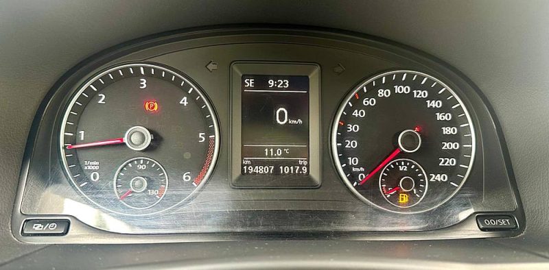 VOLKSWAGEN TOURAN 2012