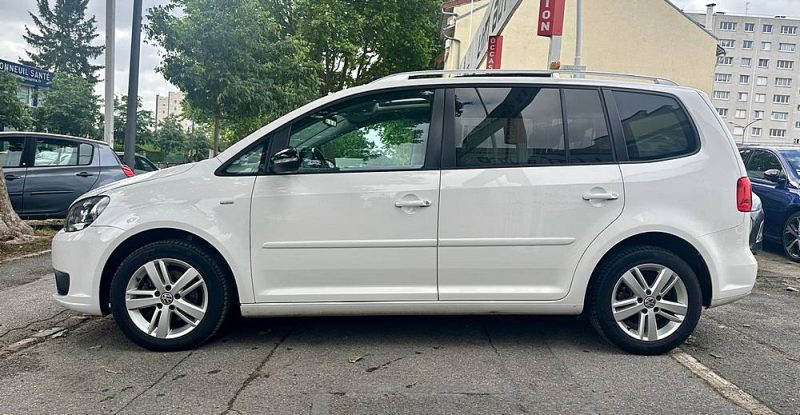 VOLKSWAGEN TOURAN 2012