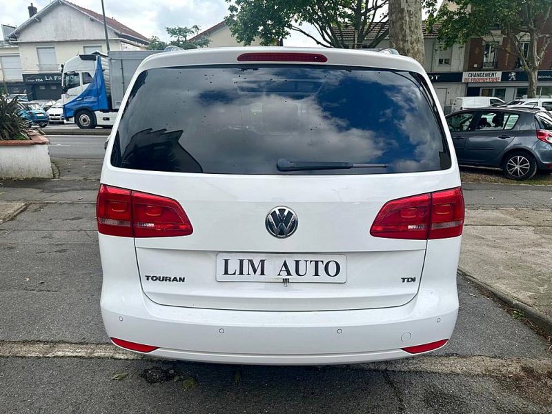 VOLKSWAGEN TOURAN 2012