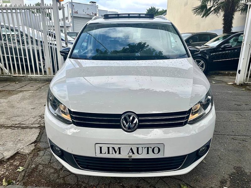 VOLKSWAGEN TOURAN 2012