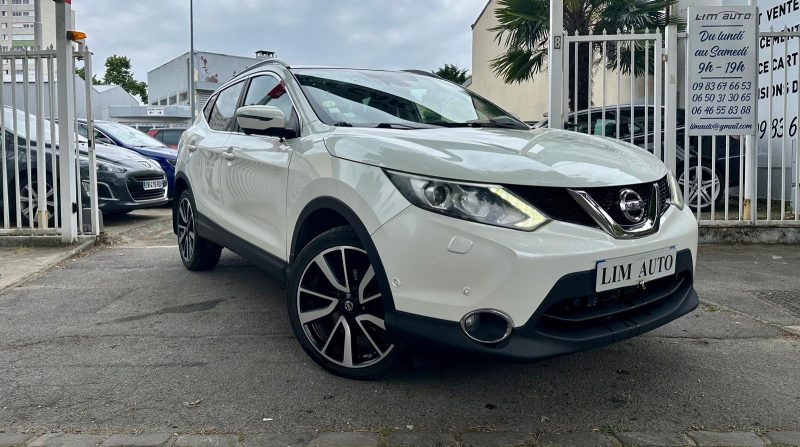 NISSAN QASHQAI 2015