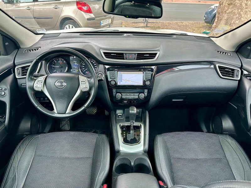 NISSAN QASHQAI 2015