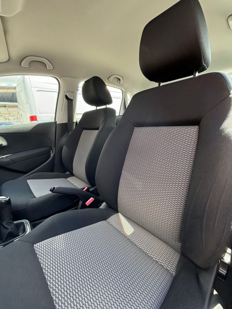 VOLKSWAGEN POLO 2010