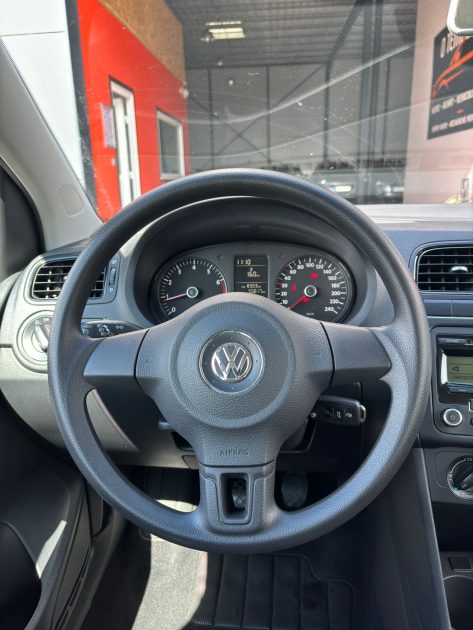 VOLKSWAGEN POLO 2010