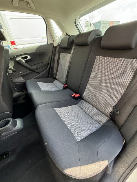 VOLKSWAGEN POLO 2010